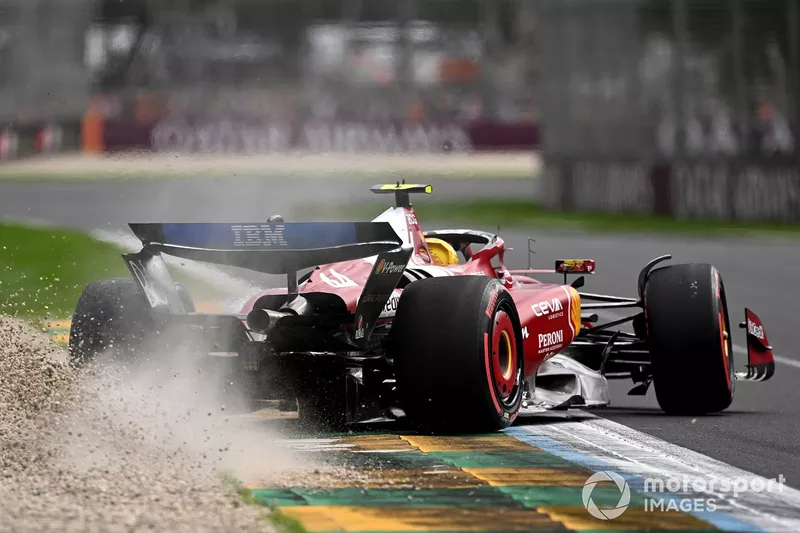 Lewis Hamilton, Ferrari en tête-à-queue