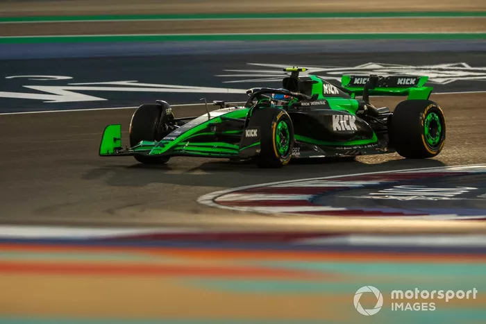 Zhou Guanyu, KICK Sauber C44