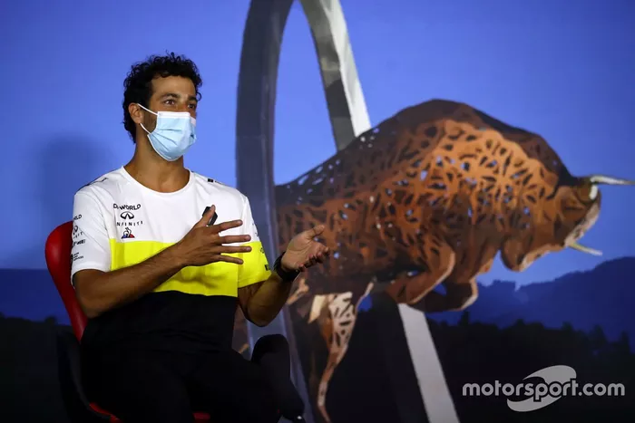 Daniel Ricciardo, Renault F1 en la conferencia de prensa