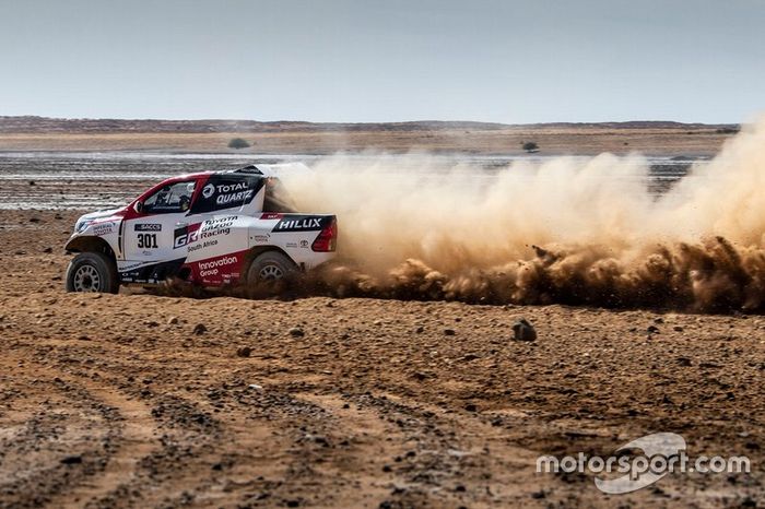 301# Toyota Gazoo Racing Toyota Hilux: Fernando Alonso, Giniel de Villiers
