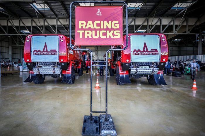 Verificaciones en Paul Ricard antes del embarque del Dakar 2020