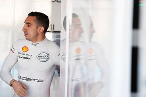 Sébastien Buemi, Nissan e.Dams dans le garage