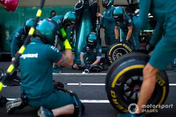 Práctica de parada en boxes de Aston Martin