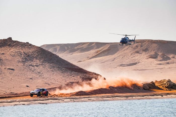 #301 Toyota Gazoo Racing: Nasser Al-Attiyah, Matthieu Baumel