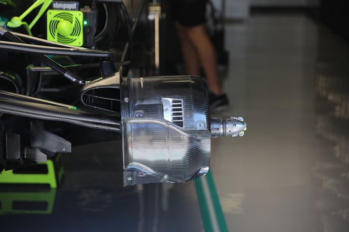 Suspensión delantera del Mercedes AMG F1 W10