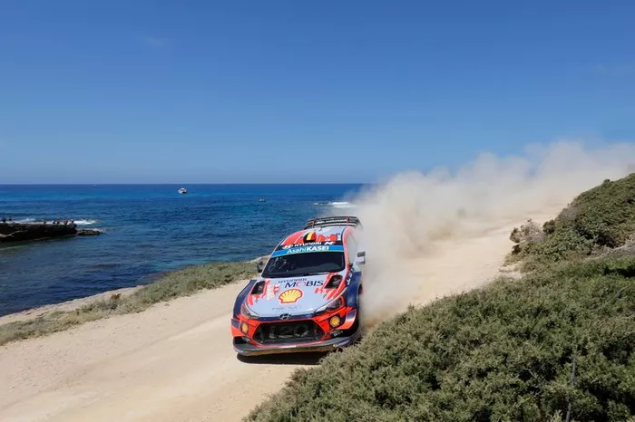 Thierry Neuville, Nicolas Gilsoul, Hyundai Motorsport Hyundai i20 Coupe WRC