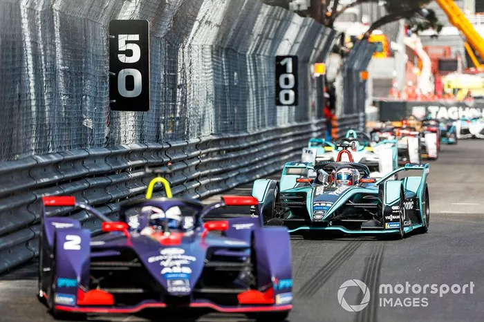 Sam Bird, Envision Virgin Racing, Audi e-tron FE05 Mitch Evans, Panasonic Jaguar Racing, Jaguar I-Type 3 