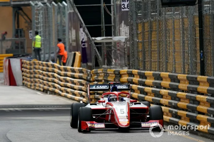 Robert Shwartzman, SJM Theodore Racing by Prema.