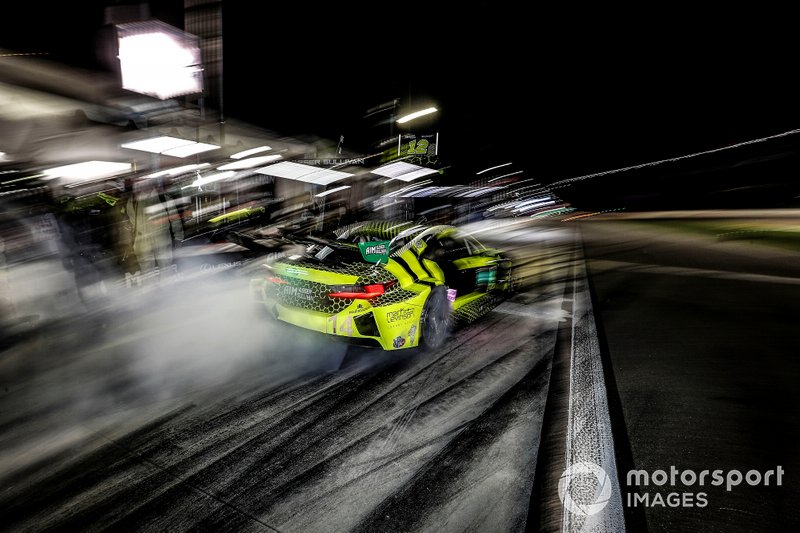 #14 AIM Vasser Sullivan Lexus RC F GT3, GTD: Richard Heistand, Jack Hawksworth, Austin Cindric, Nick Cassidy, pit stop