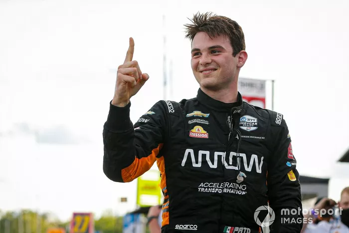 Ganador de la pole Patricio O'Ward, Arrow McLaren SP Chevrolet