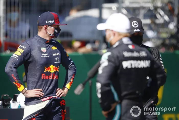 Max Verstappen, Red Bull Racing, Lewis Hamilton, Mercedes-AMG Petronas F1, y Valtteri Bottas, Mercedes F1 W11 EQ Performance