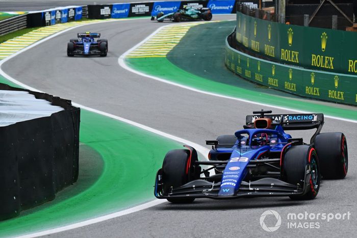 Alex Albon, Williams FW45, Logan Sargeant, Williams FW45, Fernando Alonso, Aston Martin AMR23