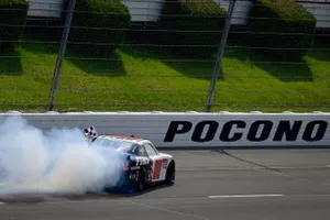Race Winner Cole Custer, Stewart-Haas Racing, Ford Mustang FIMS Manufacturing