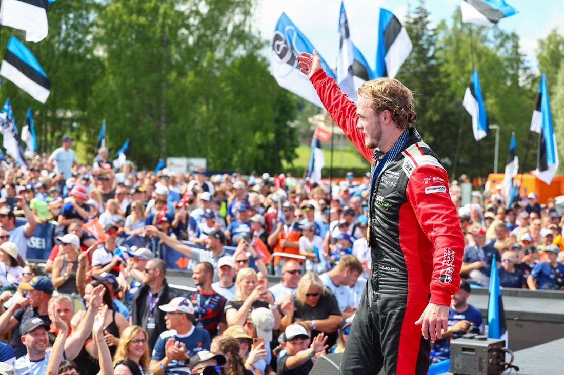 Zwycięzca Oliver Solberg, Toyota Gazoo Racing WRT