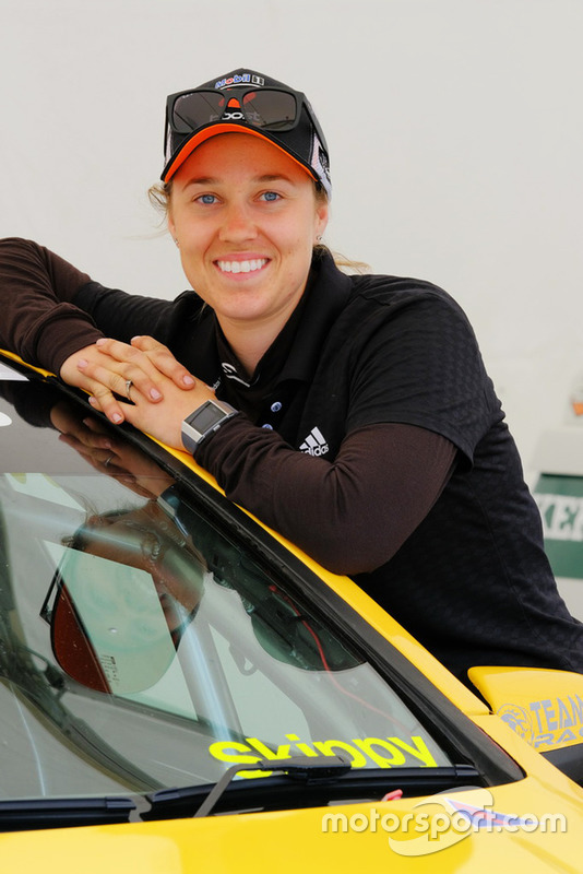 Alexandra Whitley (25)