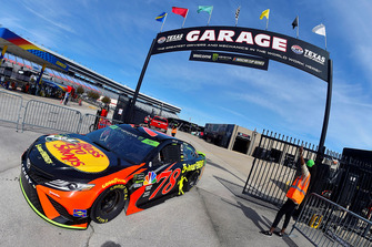 Martin Truex Jr., Furniture Row Racing, Toyota Camry Bass Pro Shops/5-hour ENERGY