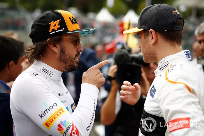 Fernando Alonso, McLaren, y Stoffel Vandoorne, McLaren
