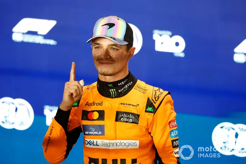 Lando Norris, McLaren F1 Team, fête la pole position du sprint