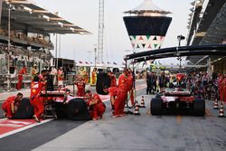 Kimi Raikkonen, Ferrari SF70H y Sebastian Vettel, Ferrari SF70H