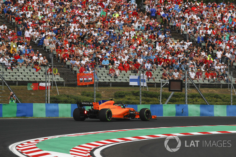 16: Stoffel Vandoorne, McLaren MCL33, 1'18.782