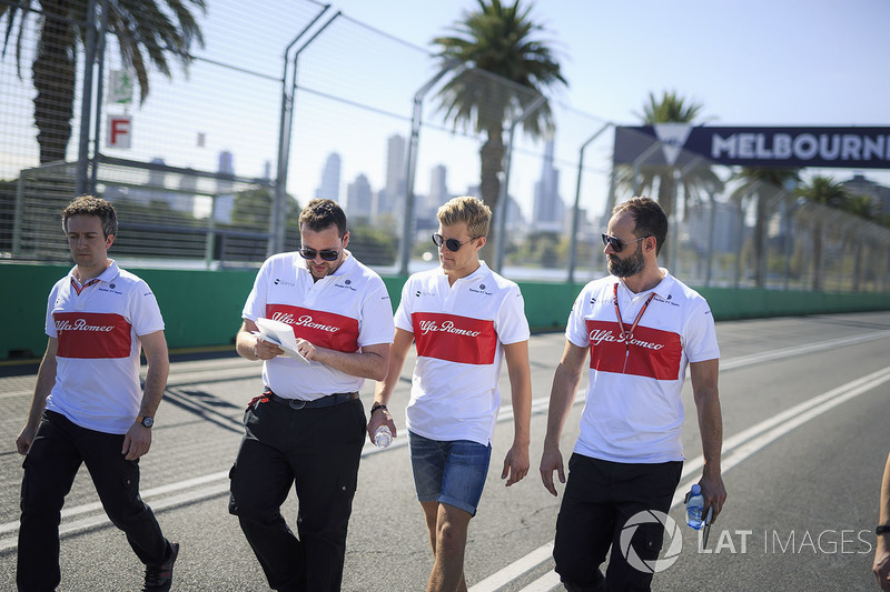 Marcus Ericsson, Alfa Romeo Sauber F1 Team walks the track