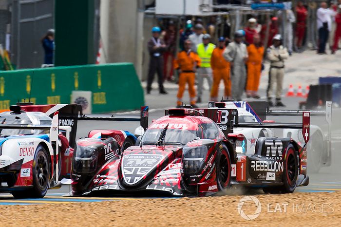 #1 Rebellion Racing Rebellion R-13: Andre Lotterer, Neel Jani, Bruno Senna, #8 Toyota Gazoo Racing Toyota TS050: Sébastien Buemi, Kazuki Nakajima, Fernando Alonso