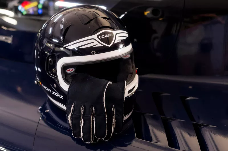 Helmet of Jacky Ickx, Genesis Magma Racing