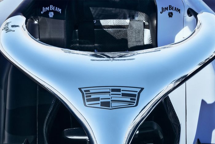 Кадиллак F1 в ливрее