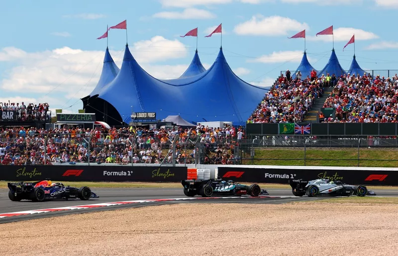 Lando Norris, McLaren, Max Verstappen, Red Bull Racing, George Russell, Mercedes
