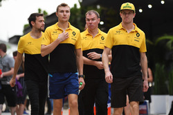 Jolyon Palmer, Renault Sport F1 Team, Sergey Sirotkin, Renault Sport F1 Team Test Driver, Alan Permane, Renault Sport F1 Team Race Engineer and Nico Hulkenberg, Renault Sport F1 Team