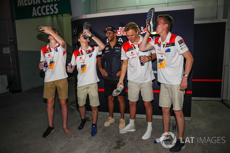 F1 in Schools winners perform a Shoey, Daniel Ricciardo, Red Bull Racing