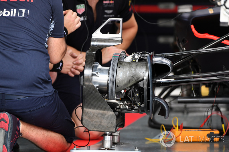 Red Bull Racing RB13 : vue détaillée de l'écrou de roue avant