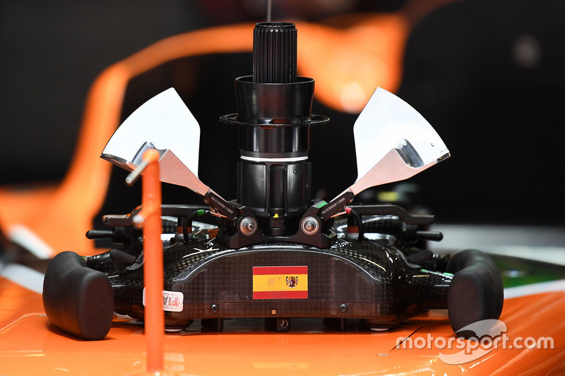 Detalle del volante del McLaren MCL32