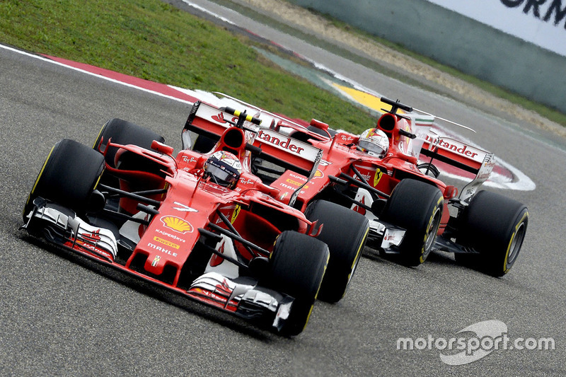 Kimi Raikkonen, Ferrari SF70H, Sebastian Vettel, Ferrari SF70H