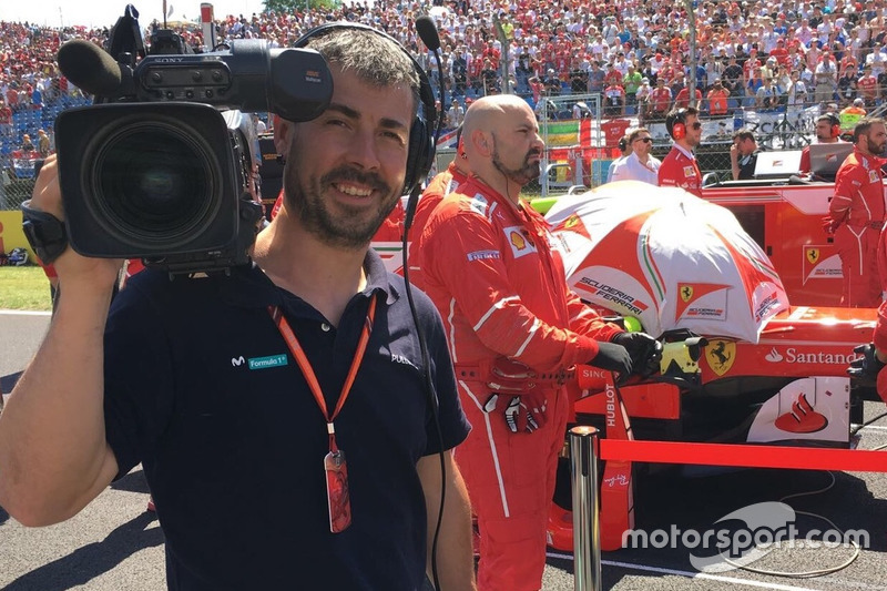 Iker Viana, cámara de televisión de Movistar F1