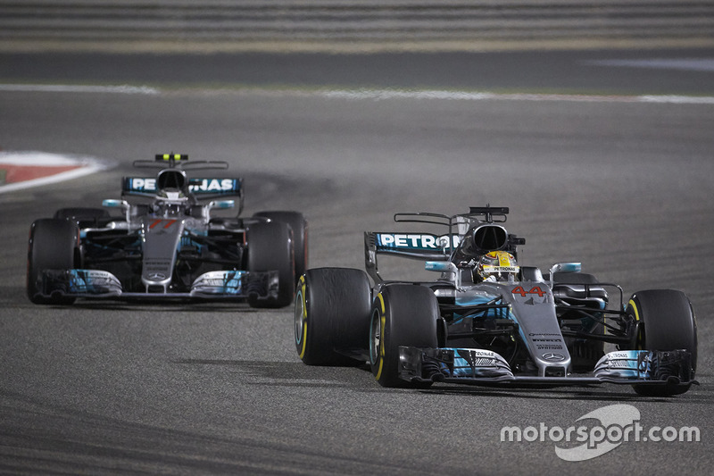 Valtteri Bottas, Mercedes F1 W08, Lewis Hamilton, Mercedes F1 W08