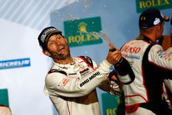 Ganador de la carrera Mark Webber, Porsche Team