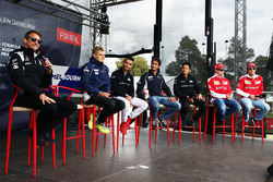Jenson Button, McLaren, Marcus Ericsson, Sauber F1 Team, Pascal Wehrlein, Manor Racing, Felipe Nasr,