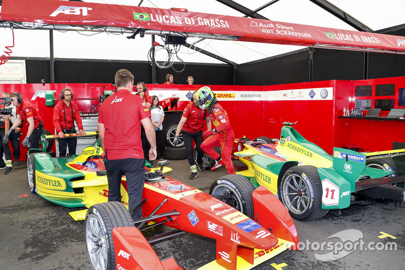 Pit stop; Lucas di Grassi, ABT Schaeffler Audi Sport