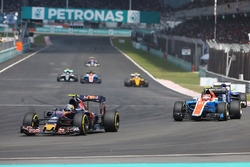 Карлос Сайнс-мол., Scuderia Toro Rosso STR11