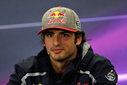 Carlos Sainz Jr., Scuderia Toro Rosso en la conferencia de prensa de la FIA