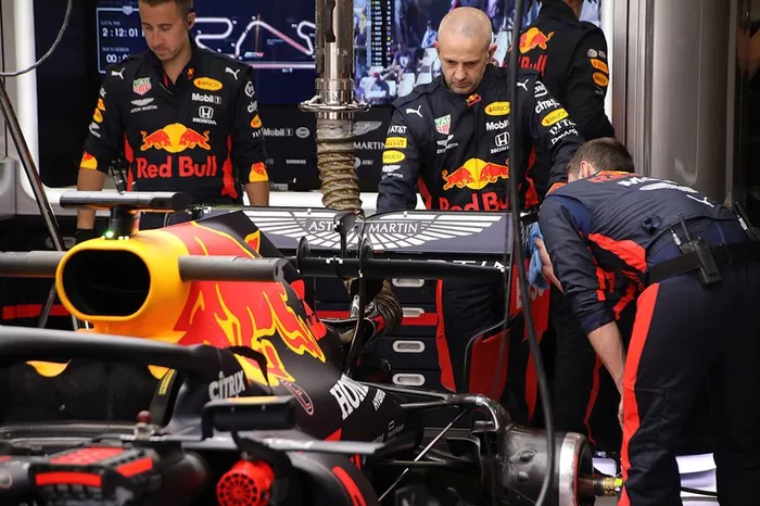 Red Bull Racing: 780 (3631 km)
