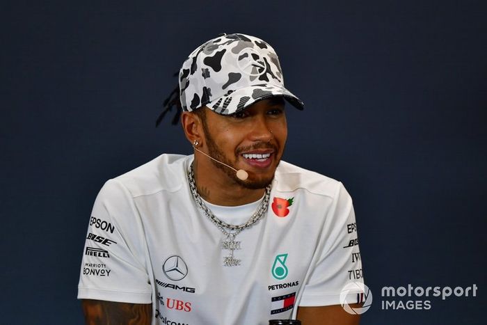 Lewis Hamilton świętuje szóste mistrzostwo świata F1 