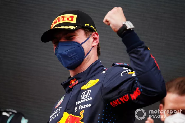 Podio: ganador de la carrera Max Verstappen