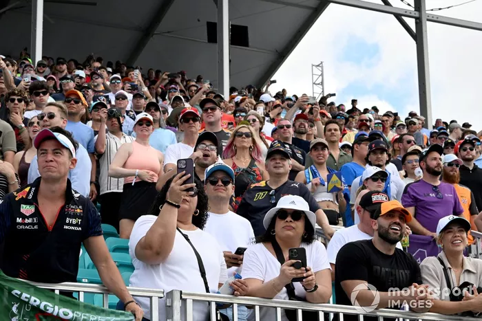 Los aficionados llenan una grada