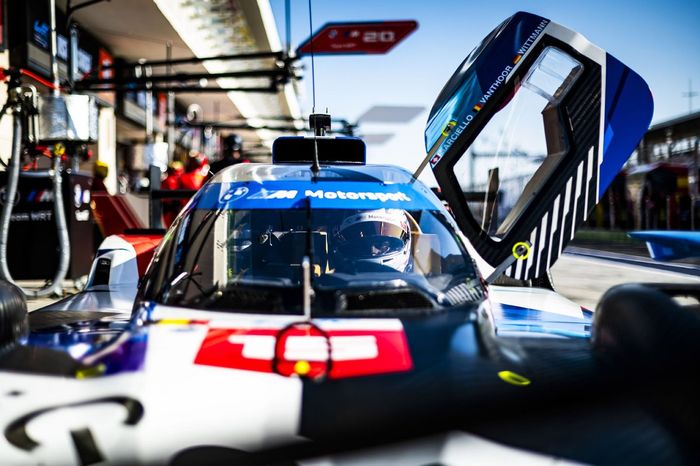 #15 BMW M Team WRT BMW M Hybrid V8: Marco Wittmann