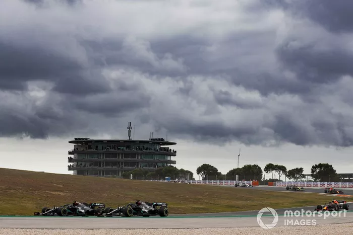 Valtteri Bottas, Mercedes F1 W11, Lewis Hamilton, Mercedes F1 W11