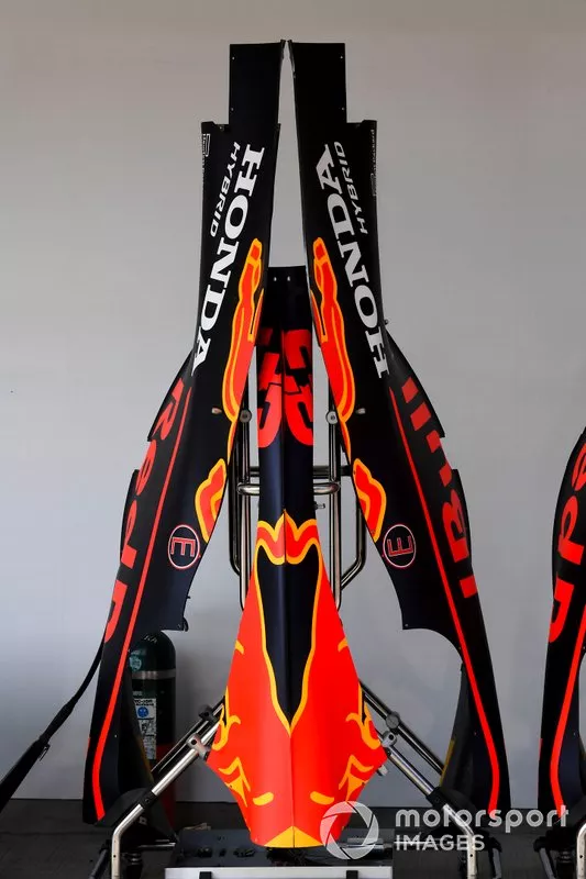 Cubierta motor del Red Bull Racing RB15 
