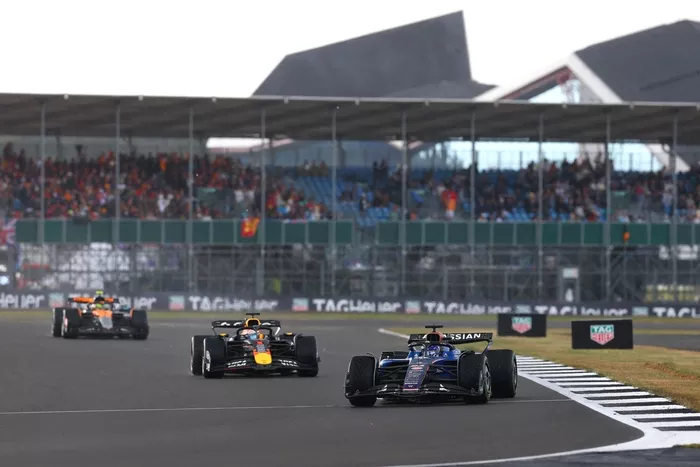 Lando Norris, McLaren, Max Verstappen, Red Bull Racing, Alexander Albon, Williams