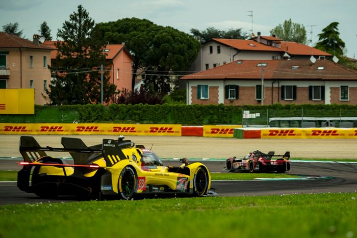 #83 AF Corse Ferrari 499P: Robert Kubica, Yifei Ye, Philip Hanson